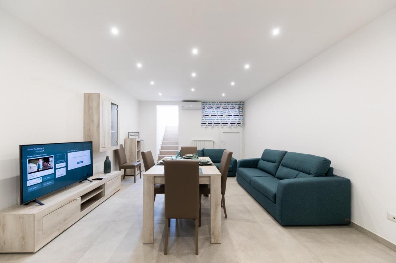 Plume Apartment By Wonderful Italy Бари Екстериор снимка