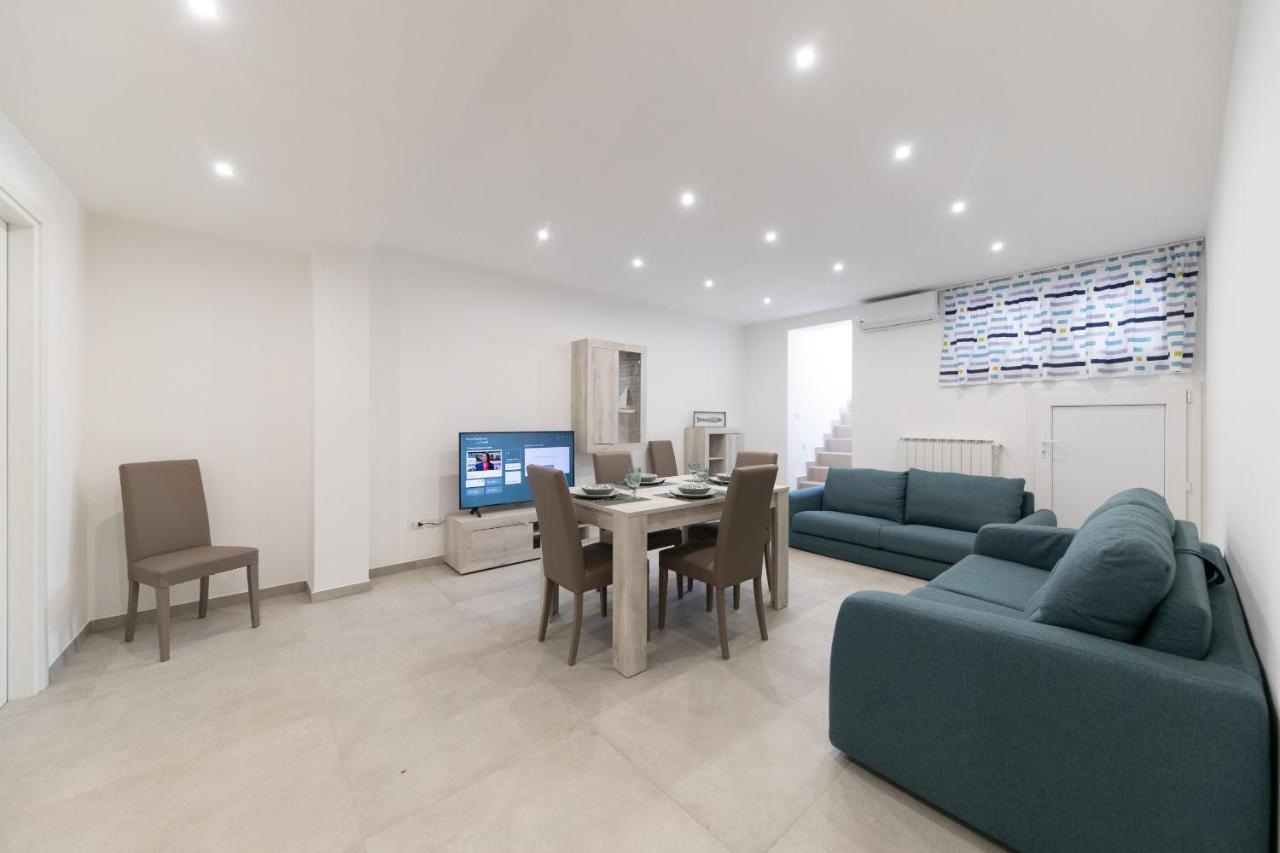 Plume Apartment By Wonderful Italy Бари Екстериор снимка